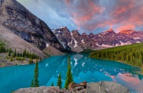Sunrise at Moraine Lake